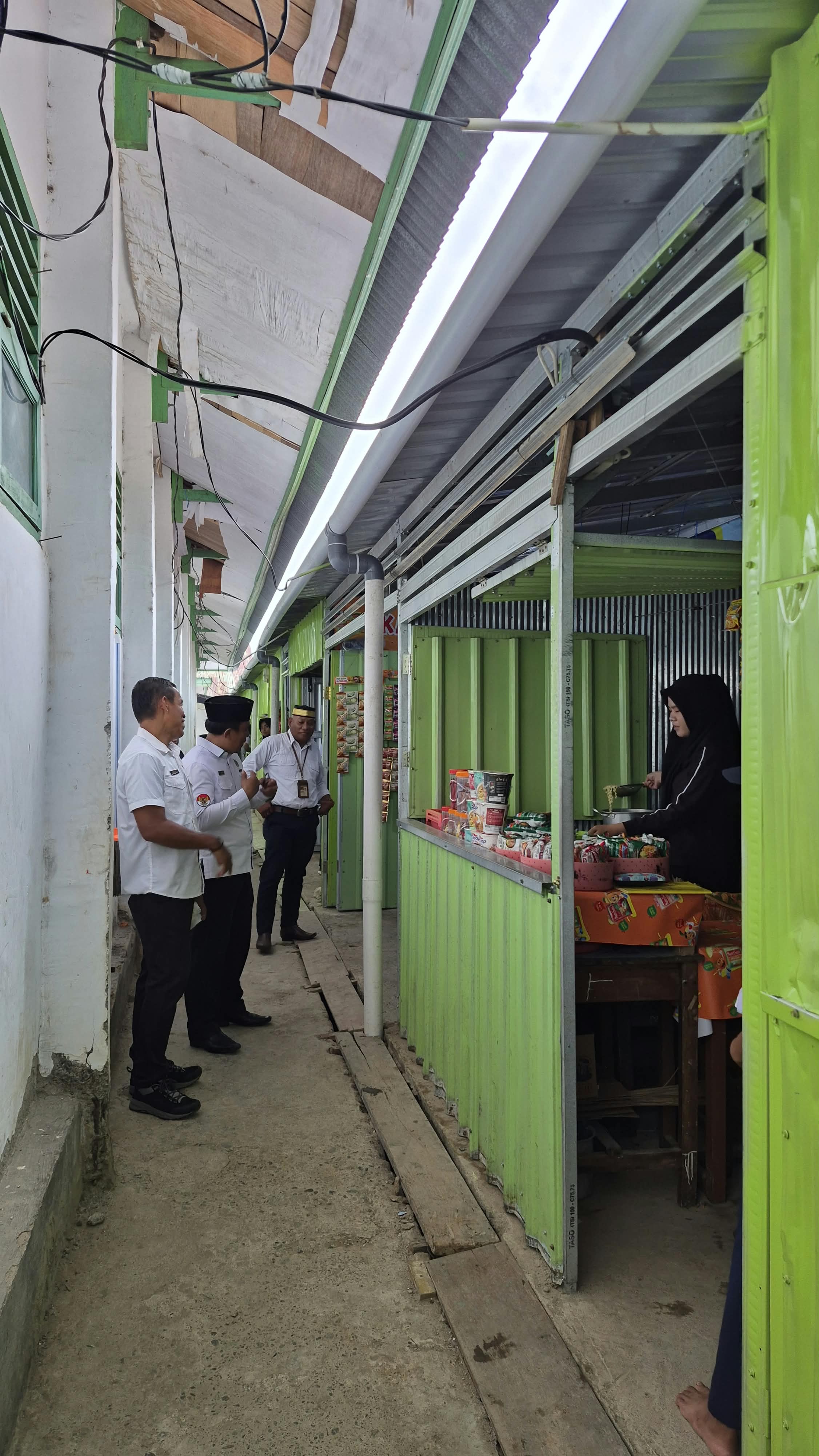 Plt. Pendis Tinjau Kantin Sehat MTSN Kota Palopo Bersertifikasi